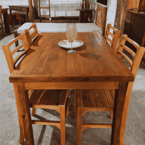 Mesa de Jantar em Madeira Pé Reto 4 Lugares 1,20m Vista Frontal - Villa Barroco