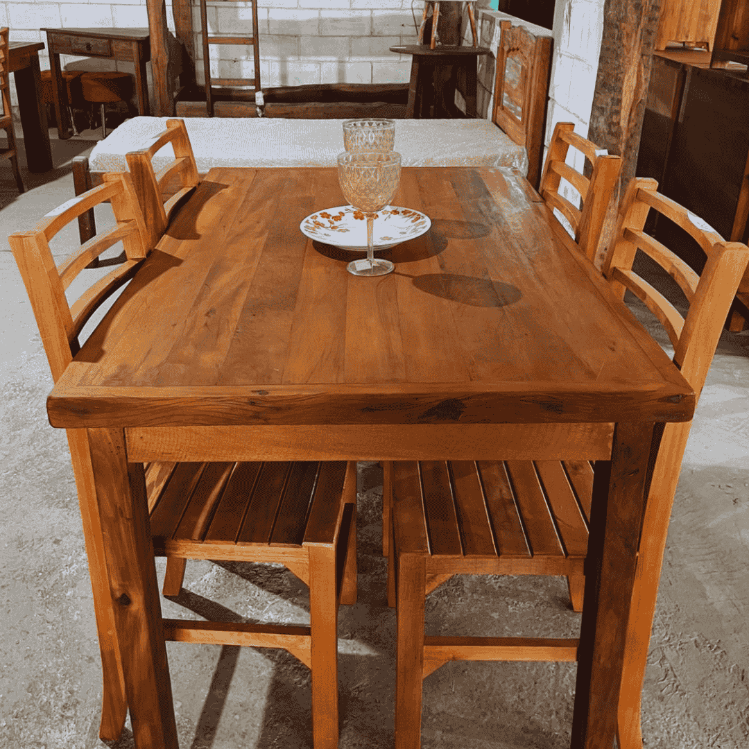 Mesa de Jantar em Madeira Pé Reto 4 Lugares 1,20m Vista Frontal - Villa Barroco