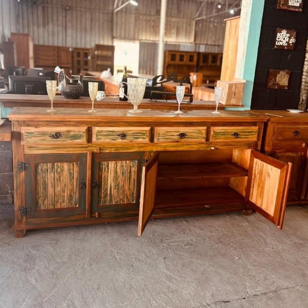 Buffet de madeira 4 portas e 4 gavetas com pátina - Imagem 2