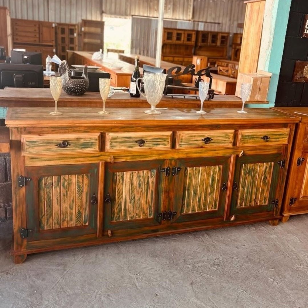 Buffet de madeira 4 portas e 4 gavetas com pátina - Imagem 3